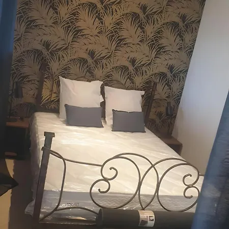 Napoleon Apartment